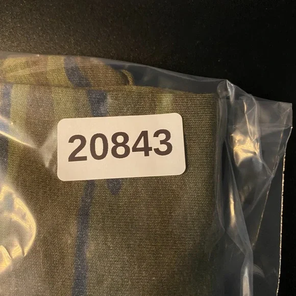 Aviator Nation T-shirt Womens Large Camo Skull Cross Bones Crop Retro Crew - Picture 9 of 9